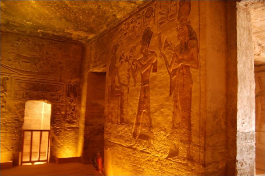 <i><b>Abu Simbel-021</b></i>